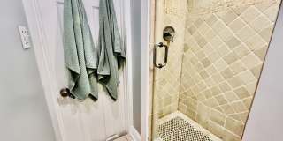 96 Park Ave Gallery 15