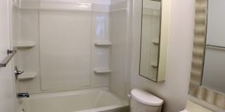 423 5th Street Gallery 12