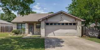 3 Bedroom 2 Bath Home with Massive Fenced Yard and Solar Panels 3 Bedroom 2 Bath Home with Massive Fenced Yard and Solar Panels Gallery 1