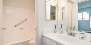 Racquet Club Apartments Gallery 35