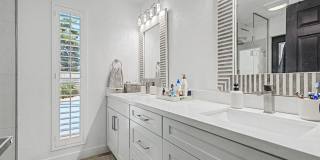 5140 E POINSETTIA Drive Gallery 20