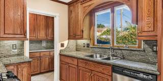 Expansive Three-Bedroom Home with Front and Back Yard in Long Beach AVAILABLE NOW Gallery 8