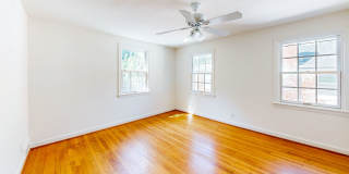NW DC locale...3 level - 2 bed + Den with 2.5 & off street parking  - 16 months only Gallery 17