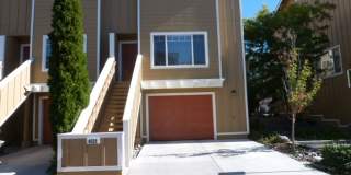 Three Bedroom, Two and a Half Bath Townhome Near UNR/TMCC Gallery 1