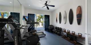 520 N Parkway Gallery 24