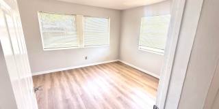 2 Bed/1 Bath AVAILABLE NOW! Gallery 14