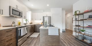 Blvd & Bond Gallery 3