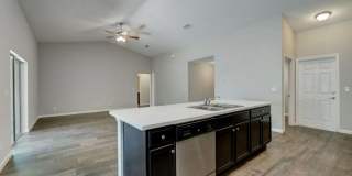 586 Southwest Laconic Avenue Gallery 9