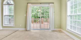 Dog Friendly Three Bedroom with Bonus! Gallery 9