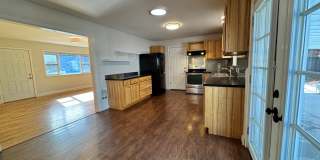 FOR RENT: UNFURNISHED: - Super Sweet Cottage style home in Midtown Bend. Gallery 9