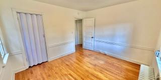 Spacious 6 bedroom 3.5 bath Tudor Townhouse w/Deck close to Georgetown University & Hospital Gallery 28