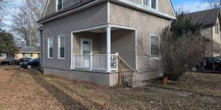 Charming 2BR Duplex in Saginaw Gallery 1
