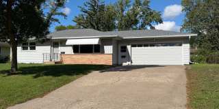 4 Bedroom House in North St. Cloud Gallery 1