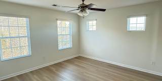 End-Unit Cornelius Townhome | 3BR + Flex Room | Fenced Courtyard | Near Birkdale & Greenway Gallery 12
