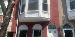 3 Bedroom 2nd/3rd Floor Apartment York City SD Gallery 1