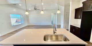 Beautiful 4-BR Home in Sunbrook Community Gallery 14