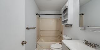 Move-In Ready 4 Bedroom Home in the Heart of Champaign Gallery 21
