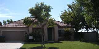Beautiful Home Located NW Visalia, Quick Freeway Access Gallery 1