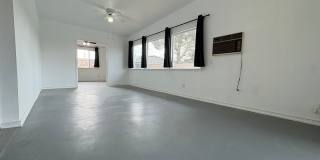 EASTSIDE HOME WITH A SWIMMING POOL Gallery 16