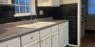 Great 3 Bedroom 1 Bathroom Home Near the Fairgrounds! Gallery 17
