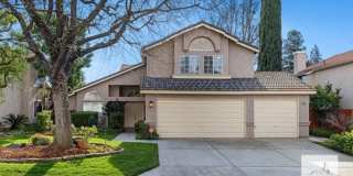 Stunning 4 Bedroom 2.5 bath in Woodward Park area! Gallery 1