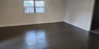 807 South Jones Lane Gallery 17