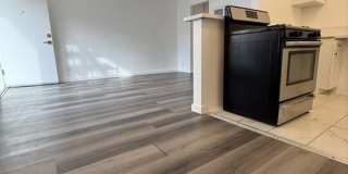 955 N St Andrews Pl Gallery 3