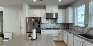 Wonderful 5 bedroom 4 bath home with Office + Media Room Gallery 14