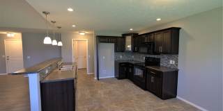 4 Bedroom home with fenced backyard Gallery 7