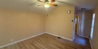 Charming home located near Russell and Mountain Vista. Gallery 4