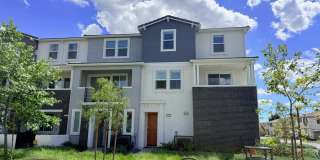 2 Bedrooms 2.5 Bathrooms condo Gallery 1