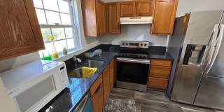 Room in 3 Bedroom Home at Beaverwood Dr Gallery 4