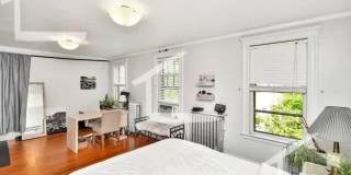 Large 4 bed in Brookline Gallery 11
