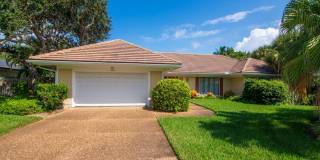 Seasonal Rental Steps from the ocean! Gallery 1