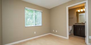 203 1/2 6th St Gallery 11