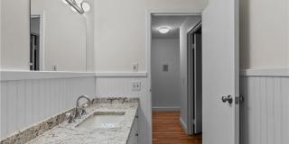 401 Bellevue Ave # 2114 Gallery 24