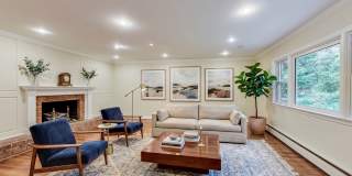 Spacious 3BR/3BA Retreat Backing to Nature in Quiet Silver Spring Cul-de-Sac Gallery 1