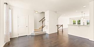 41715 MCMONAGLE Square Gallery 17