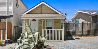Charming 1/1 Home in Downtown Rialto for Lease! Gallery 1