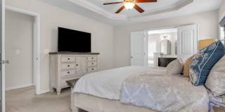 4 bedroom 2.5 bathroom home close to beaches, shopping, and Marine Corps Bases. Gallery 46