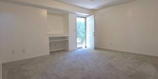 Single Family Home 2 beds 1  Full bath and 1 Half bath Available Now! Gallery 10