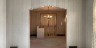 Cute & Retro 3 Bedroom Home in Midtown w/ Garage! Gallery 7