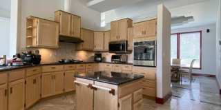 Spacious 3/2 with In-Law Suite Gallery 10