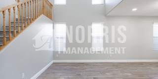 Beautiful Large Home w/A Pool Gallery 10