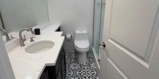 910 W Hallam Street unit: 12 Gallery 20