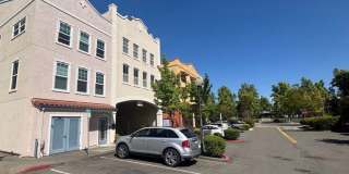 2 bedroom 2.5 Bathroom Windsor Town Green Condo with carpet and A/C Gallery 1