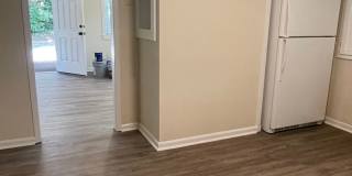 Charming Fully Renovated 2BR/1BA Near Both Hospitals – Washer/Dryer Included! Gallery 13