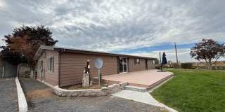Escape to the Country- 4 Bedroom Home for rent! Gallery 1