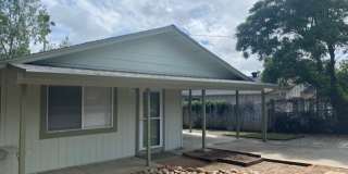 Vintage Charm Meets Modern Comfort! Gallery 1