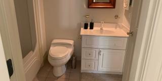 Room in 4 Bedroom Home at Presidents Dr Gallery 20